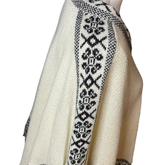 Earthbound Winter Knit Poncho Sweater XL Ivory Black Fringe Boho Western Nordic - Picture 5 of 10